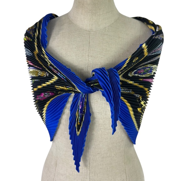 HERMES Qu'importe le flacon, pourvu qu'on ait l'ivresse silk scarf pleated - Picture 2 of 16